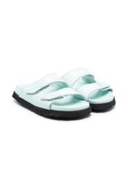 Palm Angels Kids logo-print slip-on sandals - Blu