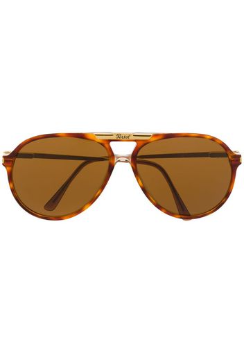 Occhiali da sole modello aviator anni '70