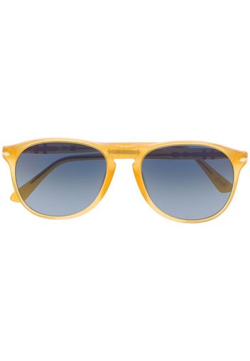 Occhiali da sole modello aviator