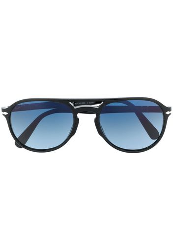 Occhiali da sole modello aviator