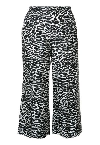 Pantaloni crop con stampa leopardata