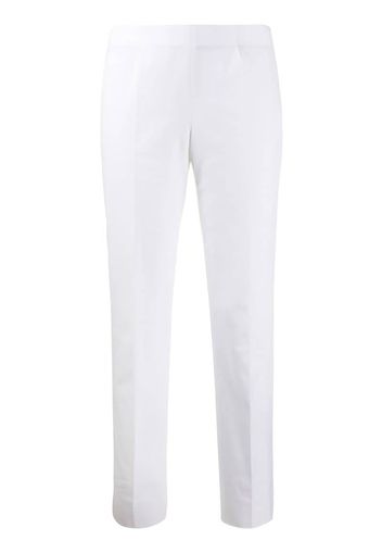 slim-fit tapered trousers