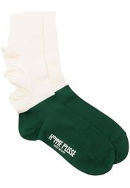 Homme Plissé Issey Miyake two-tone ruffle-trim socks - Verde