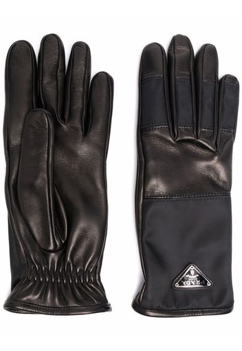 Prada Re-Nylon logo-plaque panelled gloves - Nero