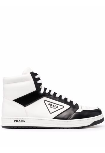 Prada triangle-logo contrast-trim sneakers - Bianco