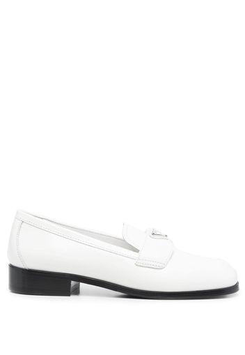 Prada logo-plaque leather loafers - Bianco