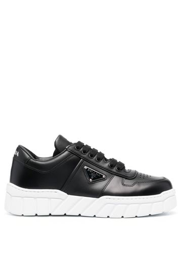 Prada logo-plaque lace-up sneakers - Nero