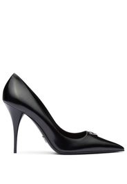 Prada logo-plaque leather pumps - Nero