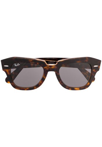 tortoiseshell round frame glasses