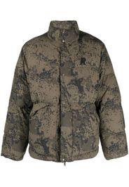 Represent logo-embroidered camouflage puffer jacket - Verde