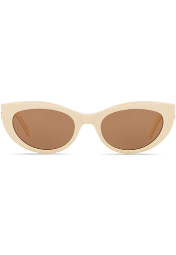 Saint Laurent Eyewear logo-plaque cat-eye sunglasses - Toni neutri