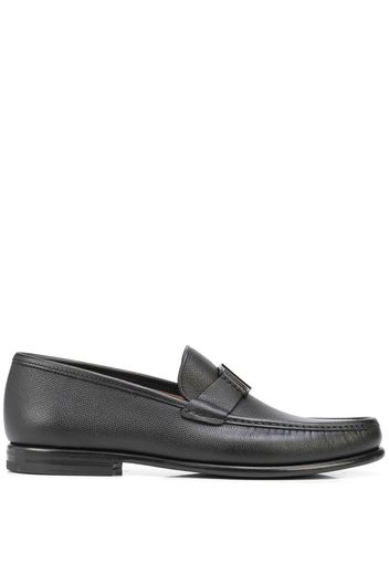 Salvatore Ferragamo logo-engraved leather loafers - Nero