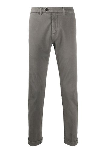 Pantaloni slim