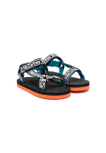 Stella McCartney Kids logo-print touch strap sandals - Nero