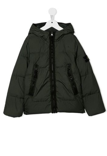 Stone Island Junior logo-patch hooded puffer jacket - Verde