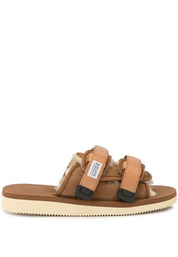 flat touch strap sandals