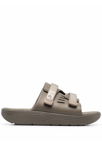 Suicoke touch-strap slides - Verde