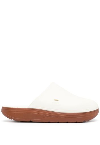 Suicoke Clogs Polk con punta spaccata - Bianco