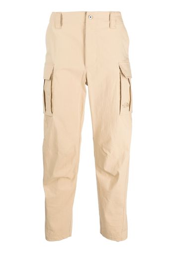 The North Face embroidered-logo cargo trousers - Toni neutri