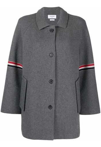 Thom Browne Cappotto crop con banda RWB - Grigio