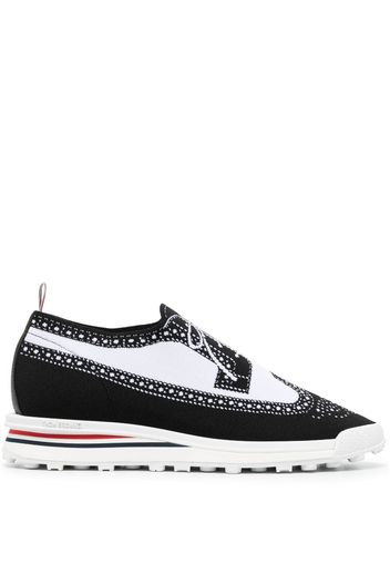 Thom Browne LONGWING BROGUE W/ TECH RUNNER SOLE IN TROMPE LOEIL KNIT - Nero