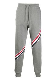 Thom Browne Pantaloni sportivi con banda RWB - Grigio