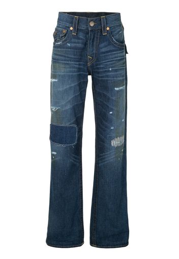 Jeans con dettagli strappati