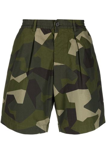 Universal Works knee-lenght bermuda shorts - Verde