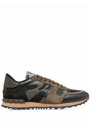 Valentino Garavani Sneakers con stampa camouflage Rockrunner - Verde