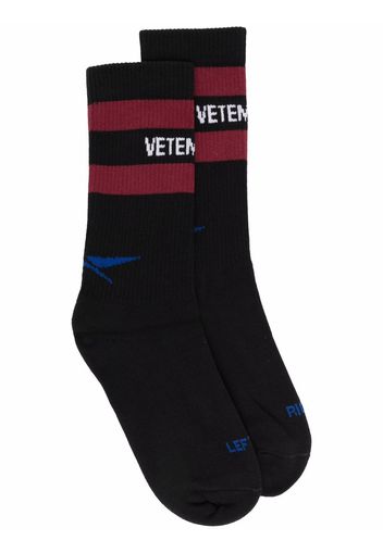 VETEMENTS logo-print ribbed socks - Nero