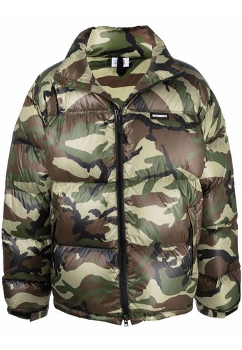 VETEMENTS Camouflage-print Logo puffer jacket - Verde