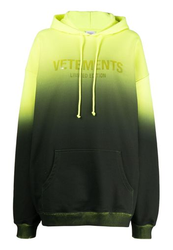 VETEMENTS gradient-effect oversized hoodie - Giallo