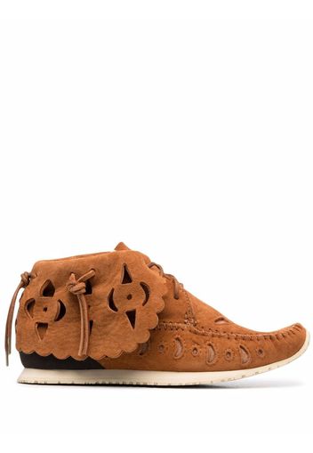 visvim cut-out moccasin ankle boots - Marrone