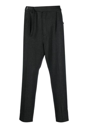 White Mountaineering cropped tapered-leg trousers - Grigio