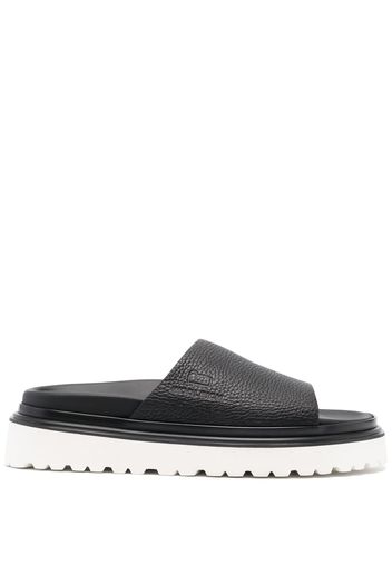 Woolrich debossed-logo grained-leather slides - Nero