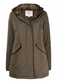 Woolrich logo-patch hooded down padded coat - Verde