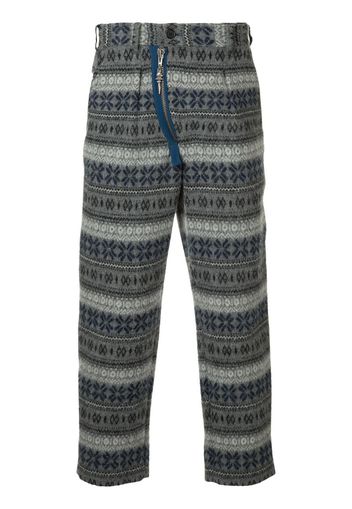 Pantaloni con ricamo