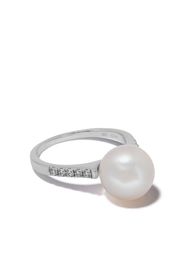 18kt white gold Classic Freshwater pearl and diamond ring