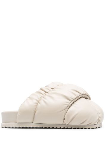 YUME YUME ruched quilted slippers - Toni neutri