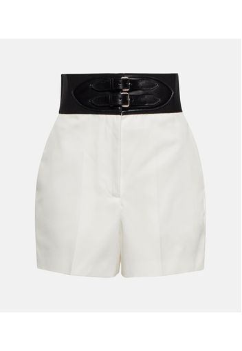 Shorts a vita alta con cintura