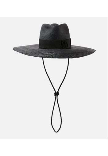 Fedora in paglia