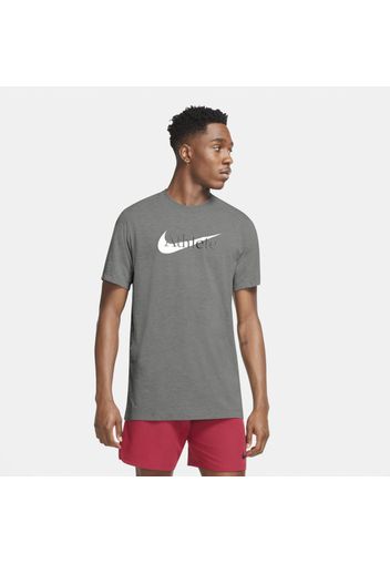 T-shirt da training con Swoosh Nike Dri-FIT - Uomo - Grigio