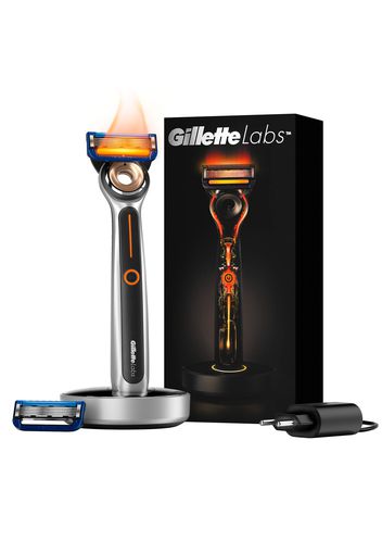 Gillette Heated Razor Kit 3