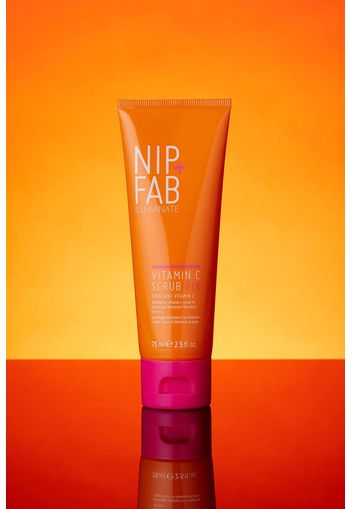 Scrub con vitamina C Nip + Fab, Arancio