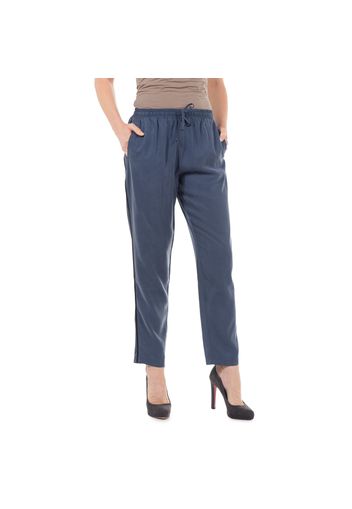 Pantaloni in gabardina di lyocell con piping sul fianco