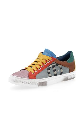 Sneakers stringate in pelle con inserti in contrasto