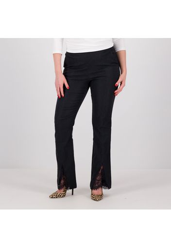 Pantaloni bootcut con spacco al fondo ed inserto in pizzo