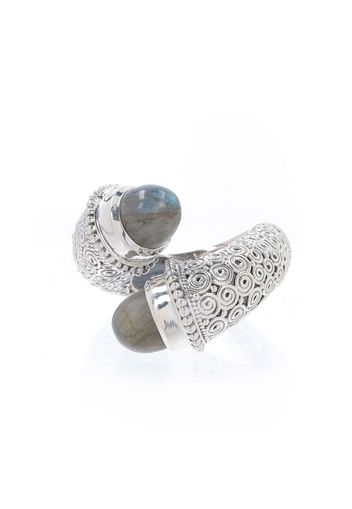 Anello contrarié in argento con labradorite