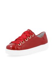 Sneaker in pelle verniciata con lacci in raso