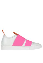 Sneakers slip on